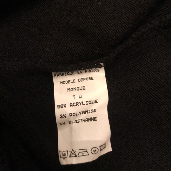 ‼️SOLD‼️ Really cute fitted sweater. - Picture 8 of 8